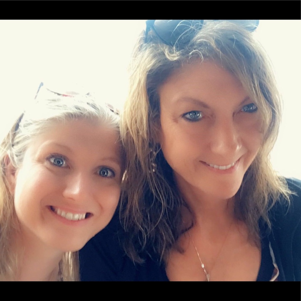 Meet your Poshers, Regina & Ashley